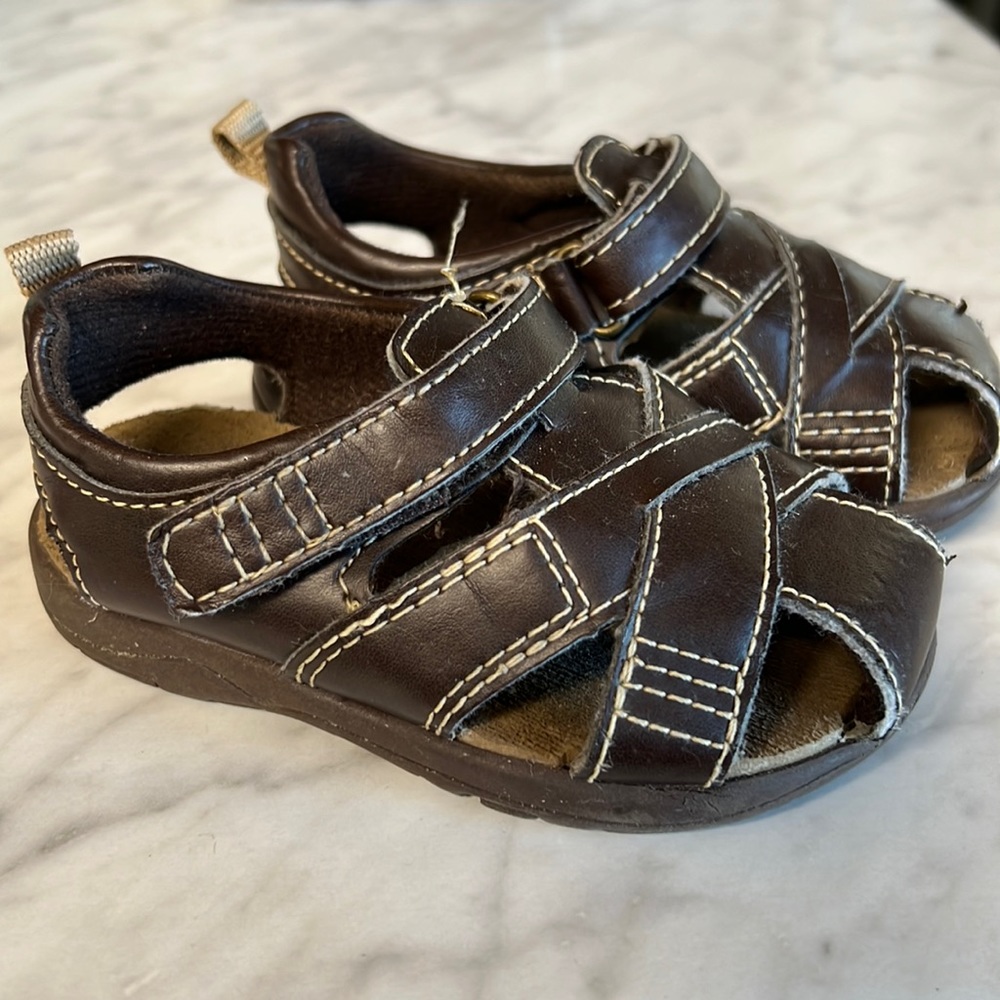 Healthtex Toddler boys sandals in size 5- used